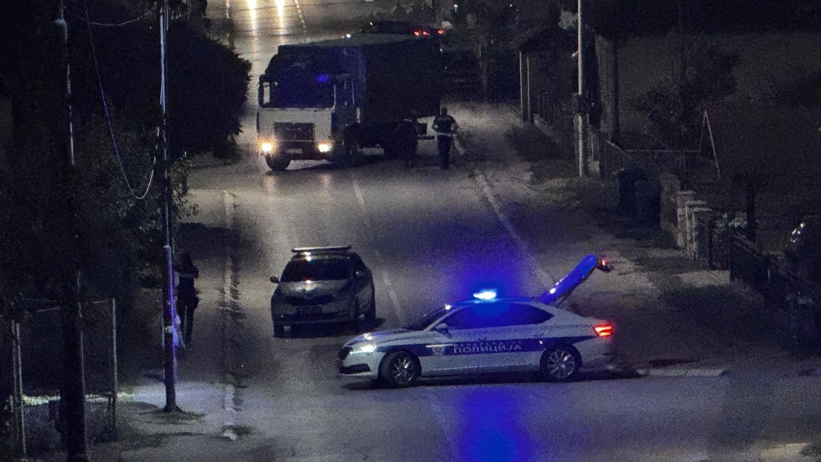 Sudar policijskog vozila i kamiona: Saobraćajna nezgoda u centru Arilja, odmah na lice mesta izašla druga patrola (FOTO)