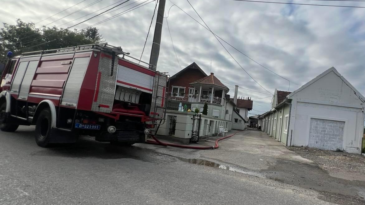 Ovo su slike iz drona na kojima se najbolje vidi koliku štetu je načinio požar u Loznici / foto: RINA