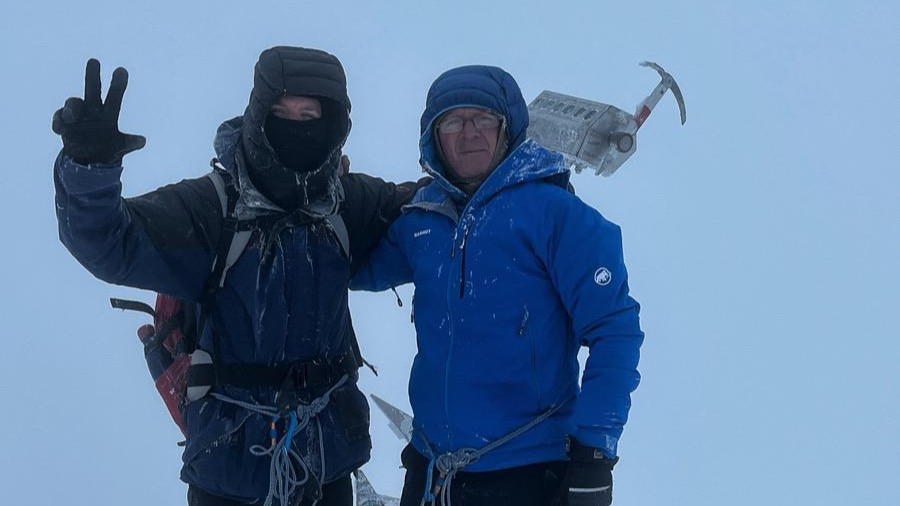 Neverovatan podvig užičkih planinara: Oni su osvojili najveći vrh Evrope i Rusije - silovit vetar ih vratio nazad ali su oni ipak uspeli/ Foto: Privatna arhiva