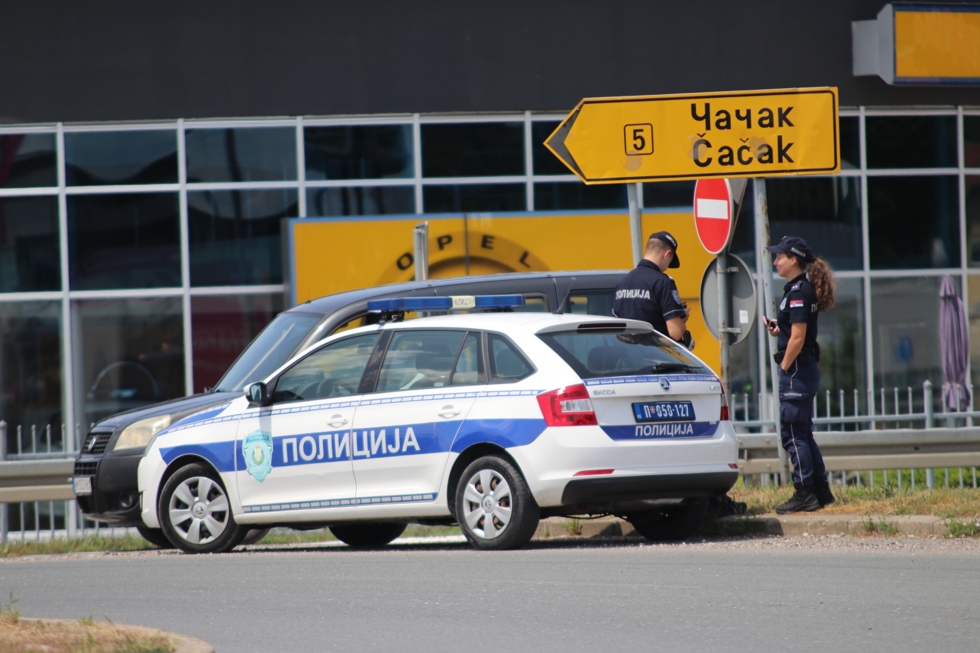 Priznali krivicu pa potpisali sporazum sa tužilaštvom: Četvorica Čačana uhapšena zbog naslničkog ponšanja puštena su na slobodu 