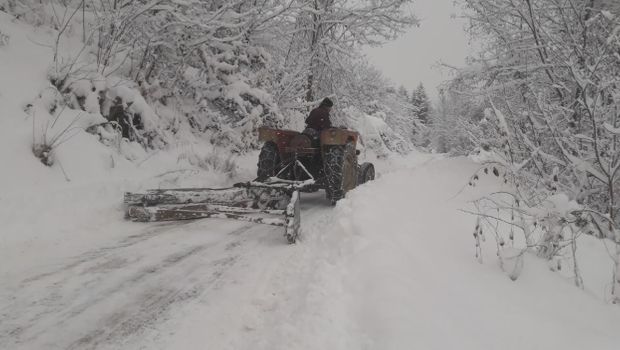 Kolaps i u Arilju zbog snega, na delu teritorije uvedena vanredna situacija: Meštani nekoliko sela ostali bez struje 
