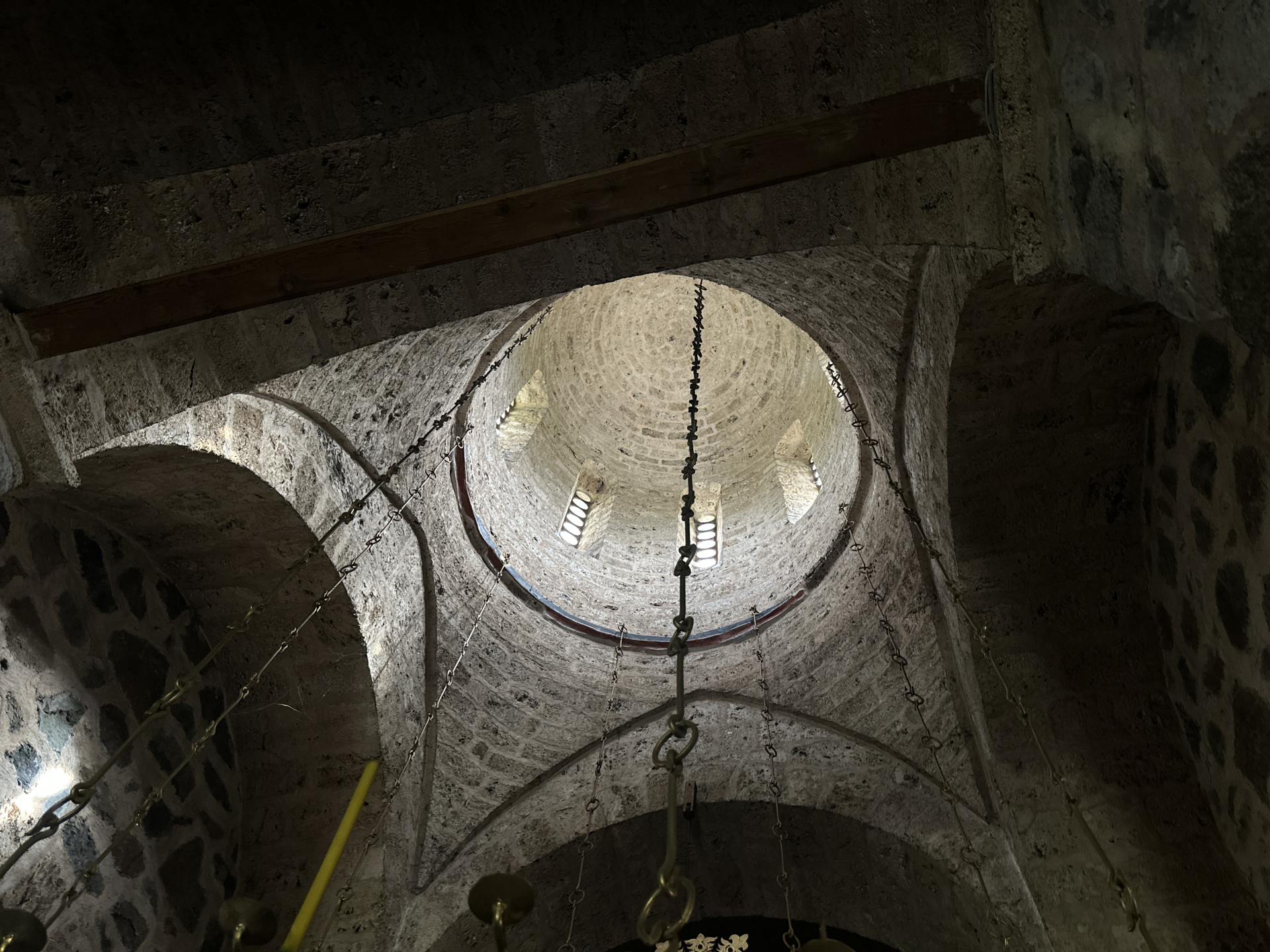 Manastir Uvac je velika svetinja do koje se teško stiže / foto: RINA