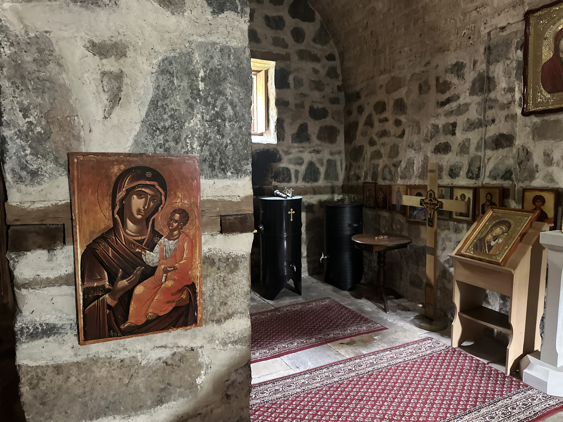Manastir Uvac je velika svetinja do koje se teško stiže / foto: RINA