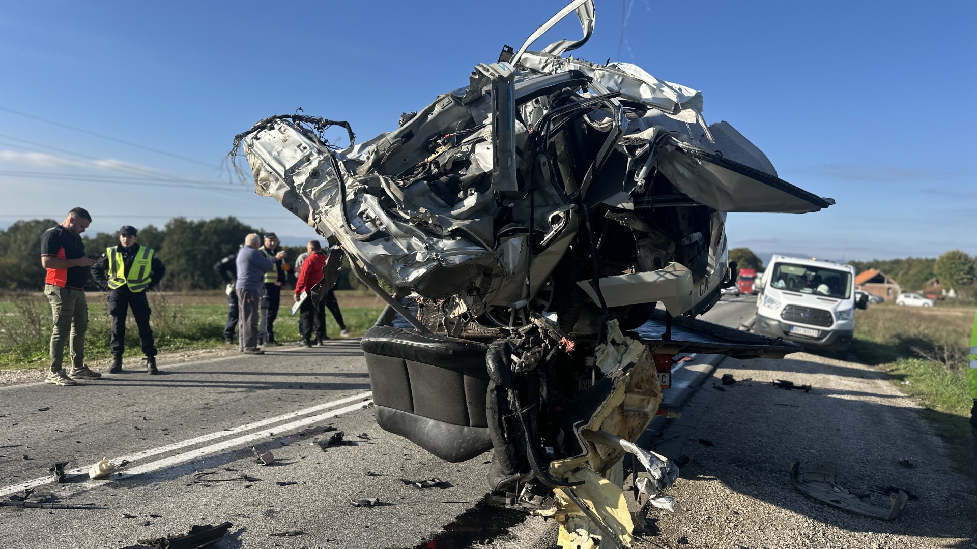 Sumnja se da je vozač BMW-a presao u suprotnu traku i zakucao se u autobus: Poznati svi detalji jezive nesreće na putu Čačak - Kragujevac, oglasio se MUP