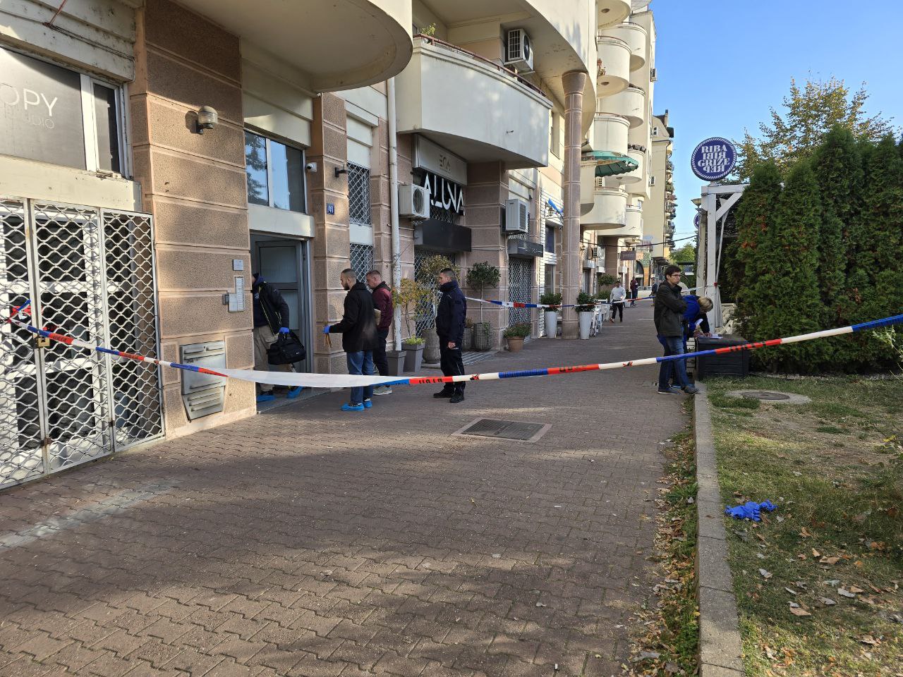 Užas u Novom Sadu: Telo bebe pronađeno u lokvi krvi, u blizini pronađena i žena za koju se pretpostvalja da je majka (FOTO)