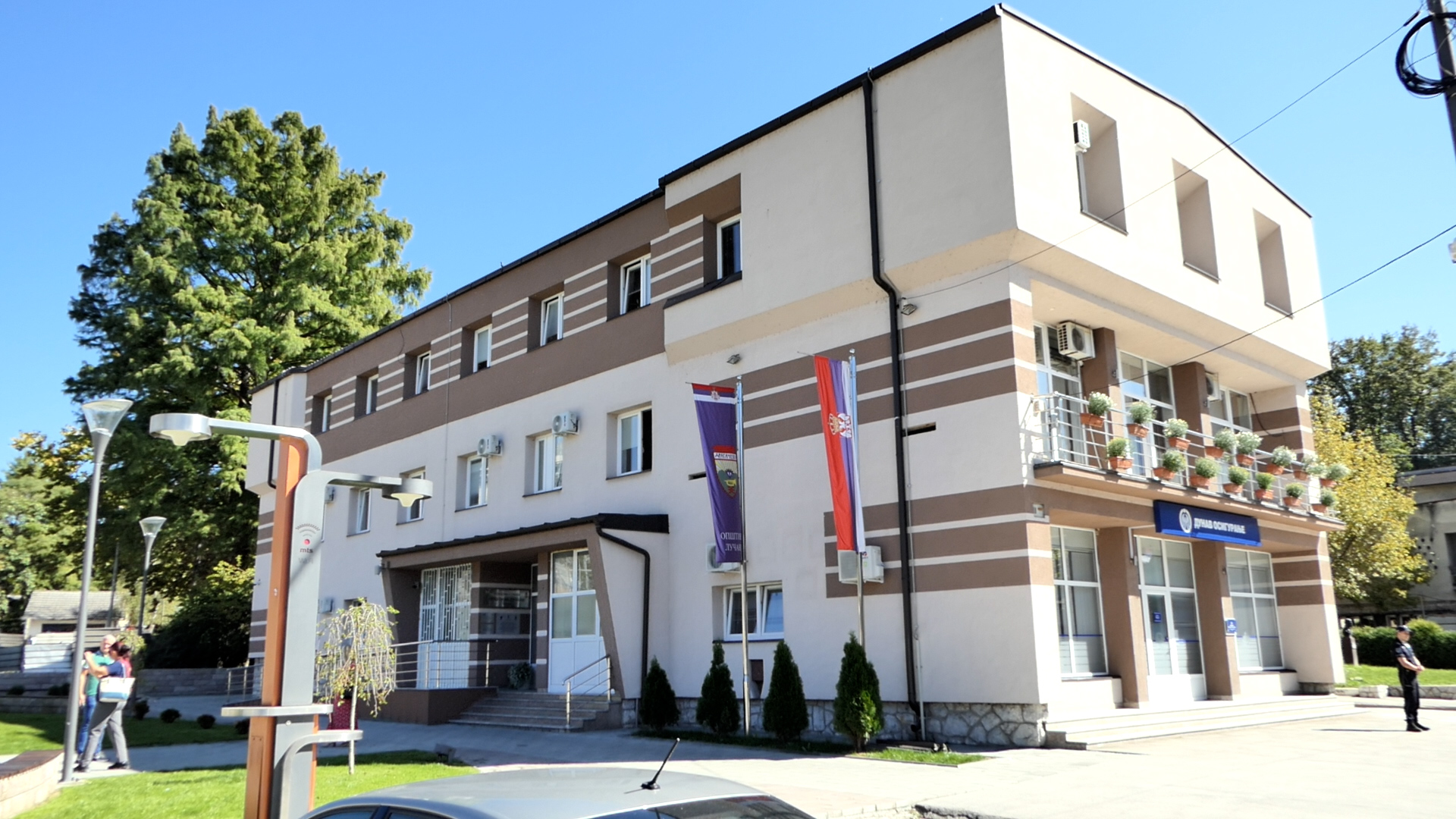 U avgustu bile niže plate u Moravičkom okrugu za par hiljada dinara: Lučani i dalje na vrhu tabele sa prosečnom zaradom iznad 100.000 dinara