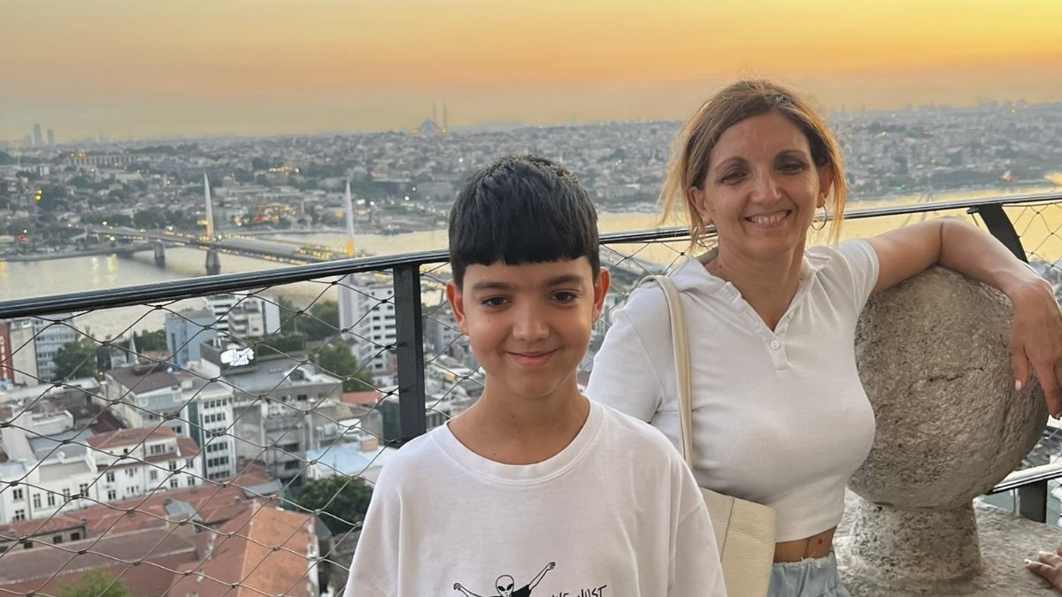 Dala deo svoje jetre kako bi spasila sina: Jelena je majka heroina iz Čačka, njen Marko nakon operacije u Turskoj sada se uspešno oporavlja (FOTO)