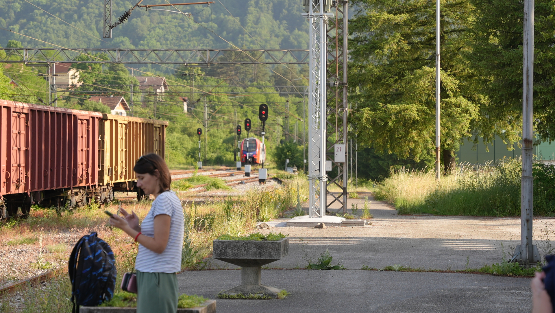 Nezgoda na pruzi kod Mojkovca, dve osobe povređene: Došlo do kontakta teretnog voza i električne lokomotive, železnički saobraćaj na ovoj deonici zaustavljen