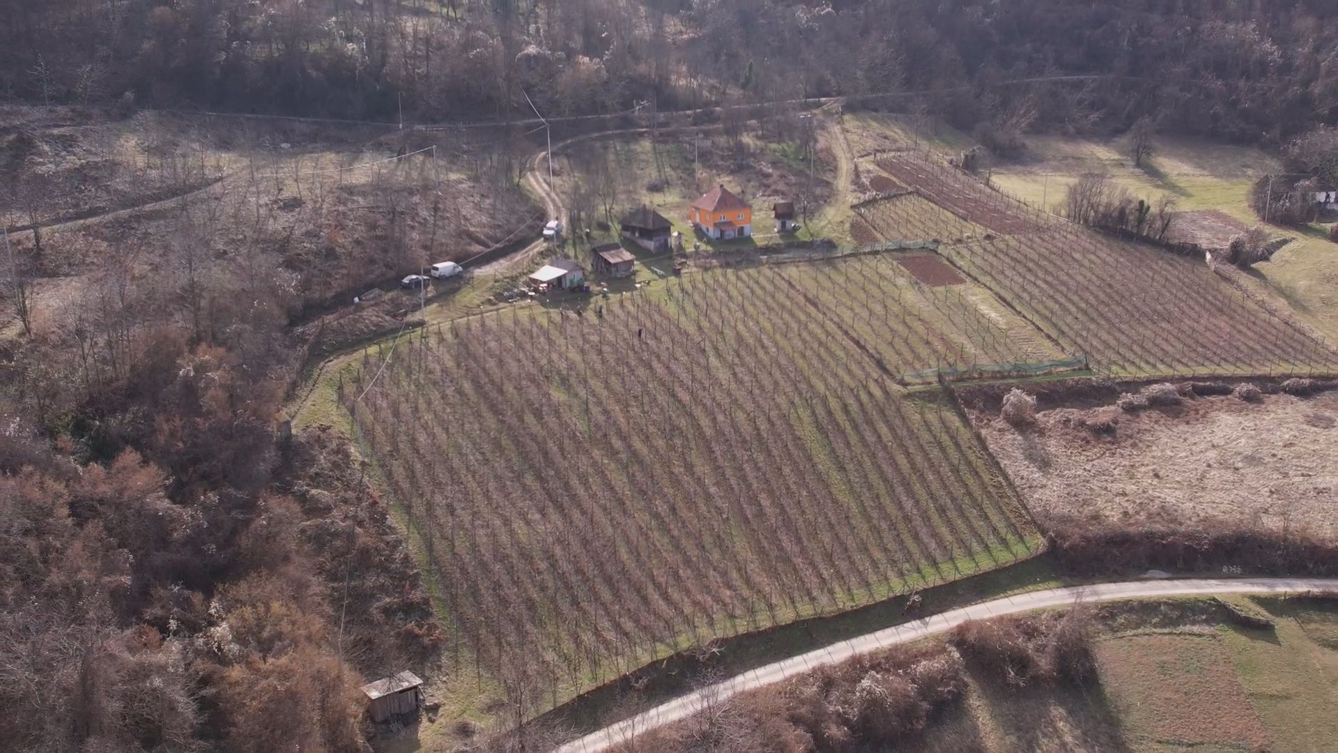 Život se vraća u ovo selo: Obnavlja se zapušten i oronuo dom u Obajgori kod Bajine Bašte - biće to mesto novih druženja i seoskih događaja 