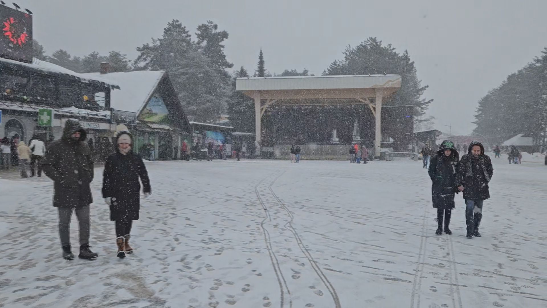 Zavejan Zlatibor, stanje na putevima pod kontrolom: Trenutno nema zabrane saobraćaja za kamione i šlepere