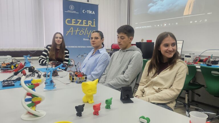Škola u Novoj Varoši dobila laboratoriju za 3D tehnologije, robotiku i digitalno modeliranje / foto: RINA