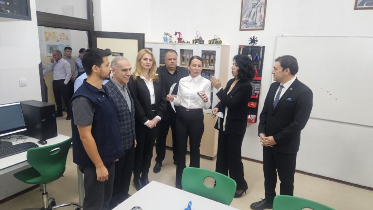 Najlepša vest danas stiže iz Nove Varoši: Srednja škola u ovoj opštini dobila najsavremeniju laboratoriju za 3D tehnologije, robotiku i digitalno modeliranje (FOTO)