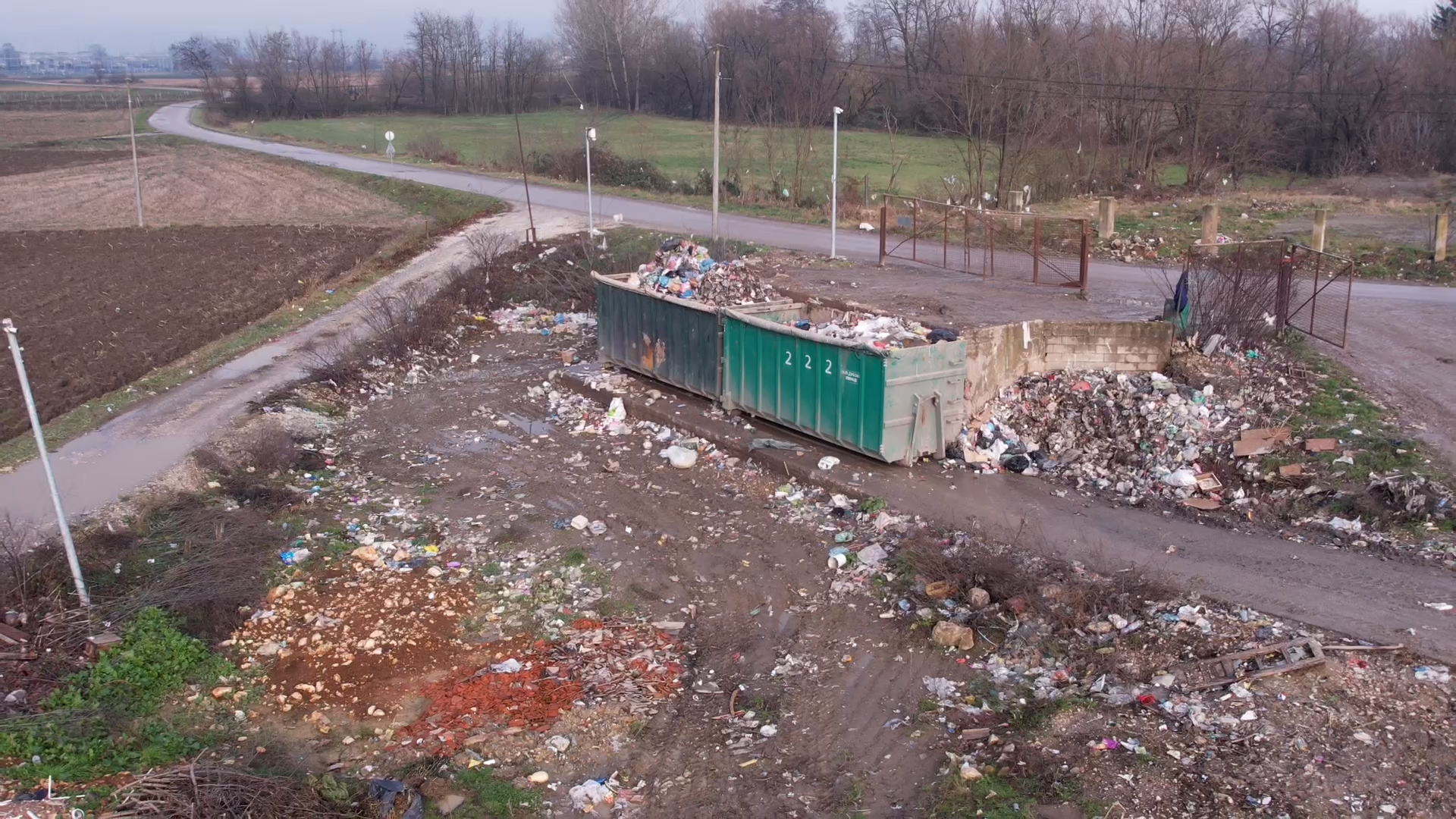 Divlje deponije u Požegi su problem koji se hitno reševa / foto: RINA