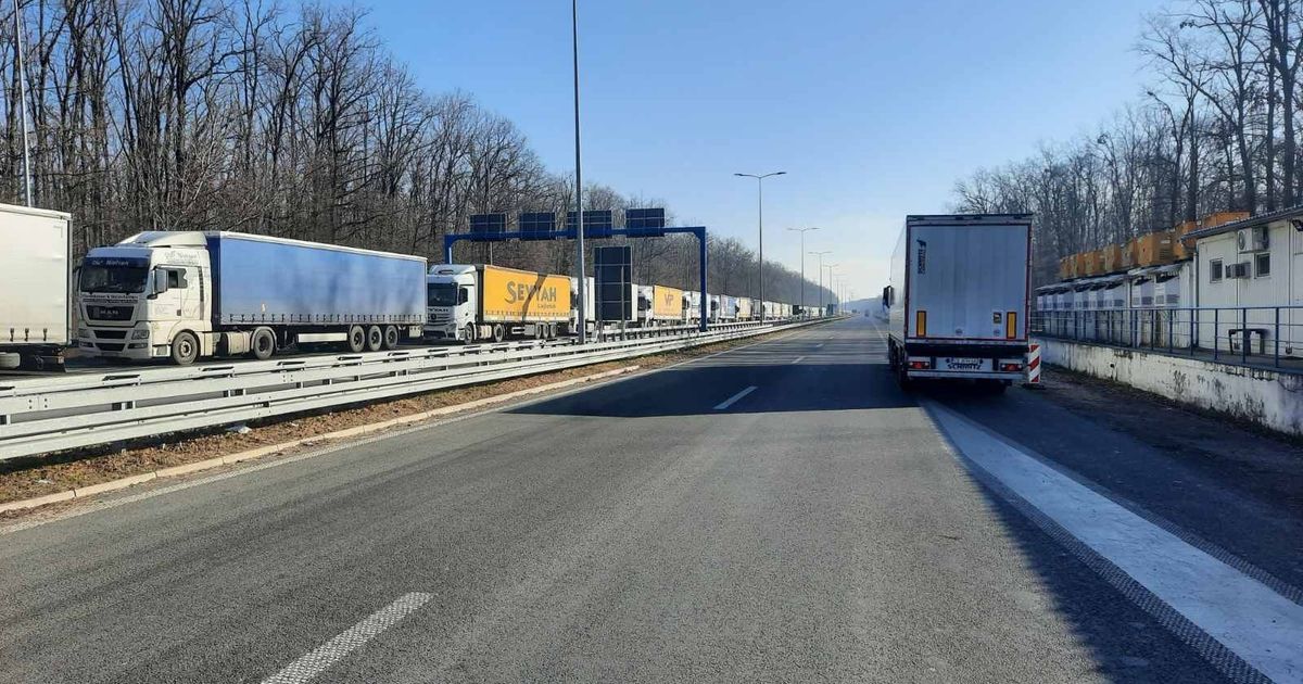 Pakao na graničnim prelazima: Teretnjaci satima čekaju na izlazu iz zemlje, najduža zadržavanja na Batrovcima