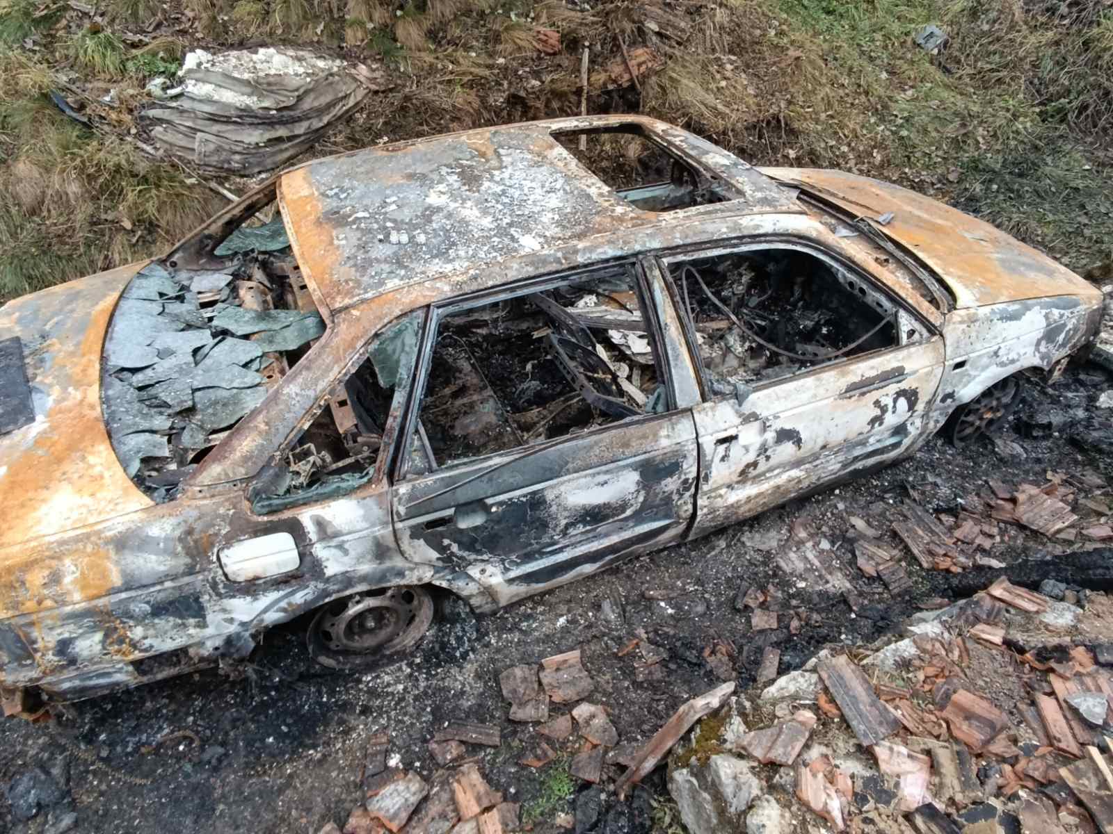 „Za deset minuta nestao je ceo život“: Milojku u sred noći izgorela čitava kuća do temelja kod Priboja/ Foto: RINA