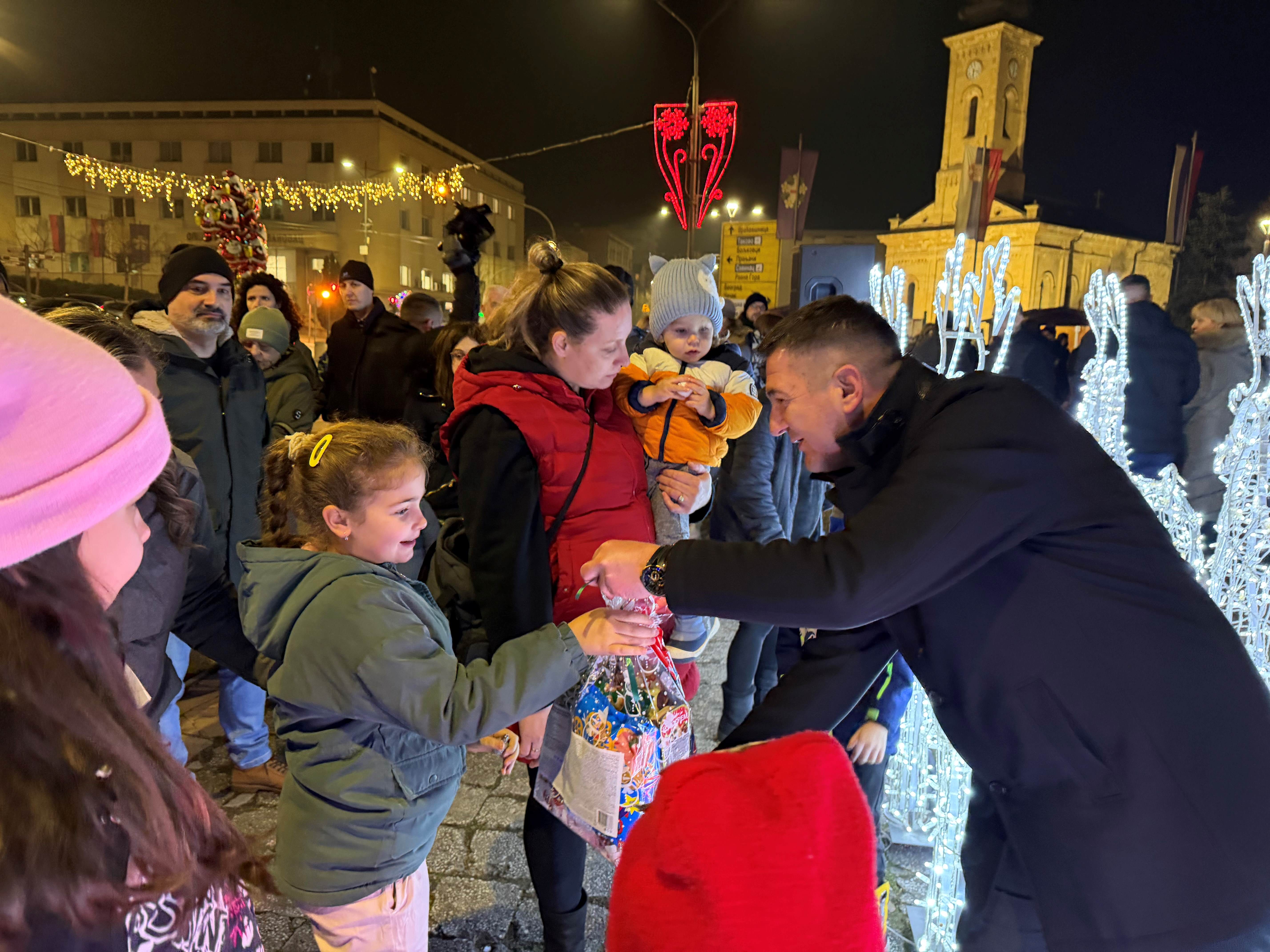 Praznična bajka na trgu / foto: Opština GM