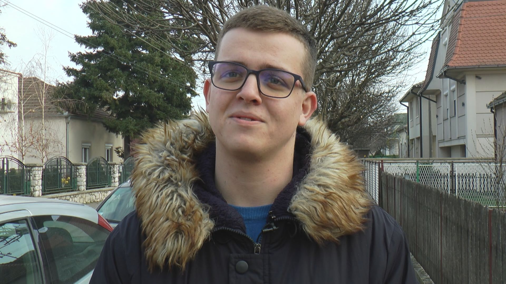 Sa 13 godina zaradio prve pare pevajući u kafani kako bi pomogao majci: Miloš živi u garsonjeri, ali sanja velike snove - već je među omiljenim pevačima na šabačkim veseljima  (FOTO)