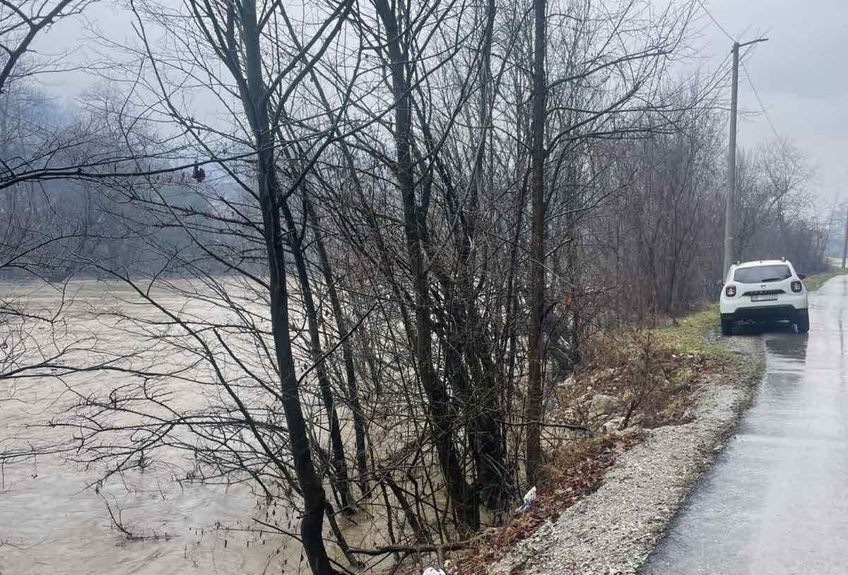 Nabujali Lim se povlači u Bijelom Polju: Stabilizuje se situacija sa poplavama na severu Crne Gore - sve spasilačke ekipe i dalje u pripravnosti