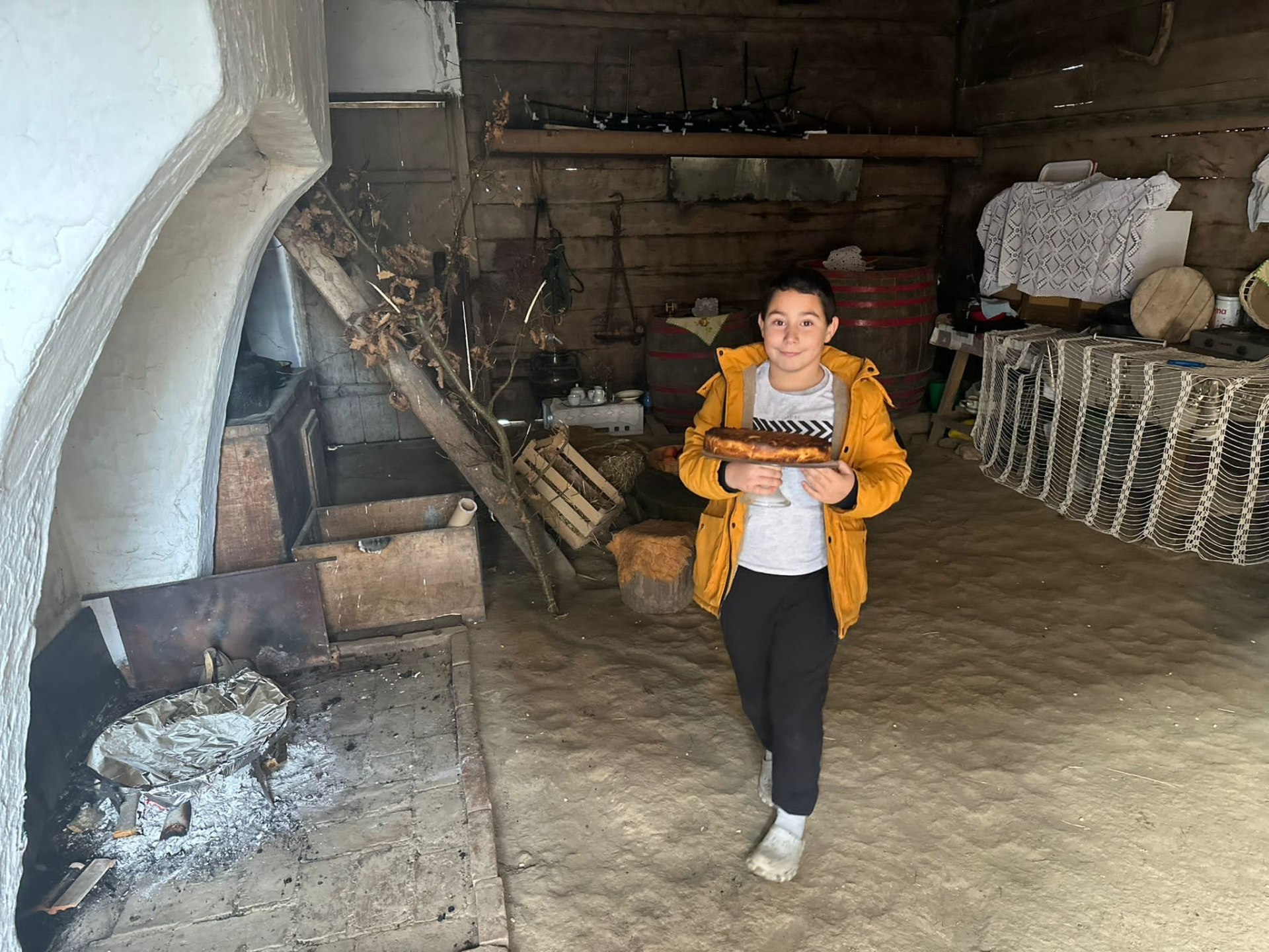 Mira iz Katrge kod Čačka spremila pogaču Vasilicu za današnji praznik / foto: RINA