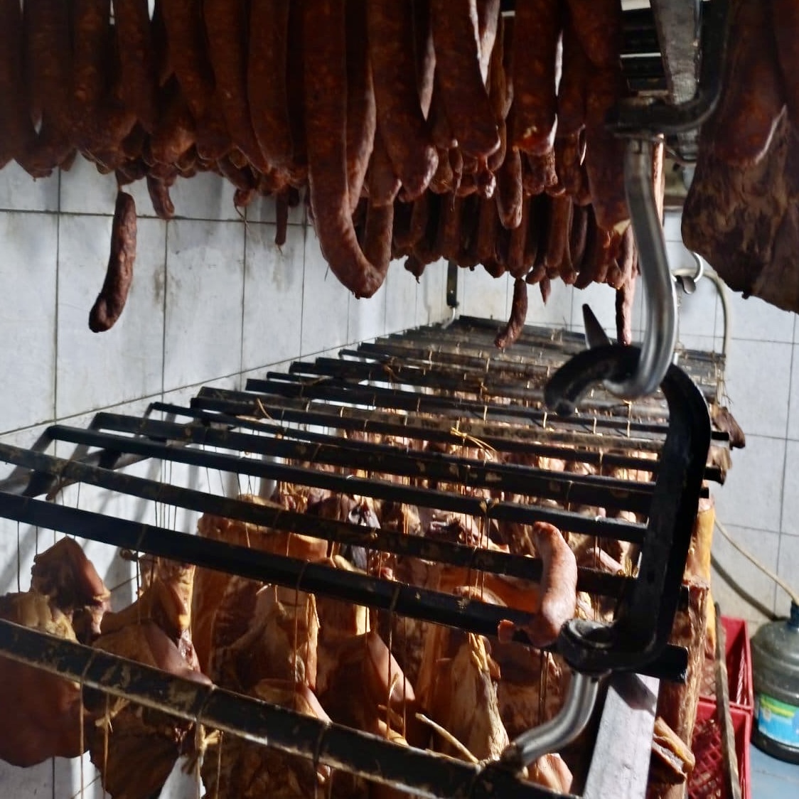 U Somboru zaplenjeno više od osam tona nebezbednog mesa: Uhapšeno odgovorno lice