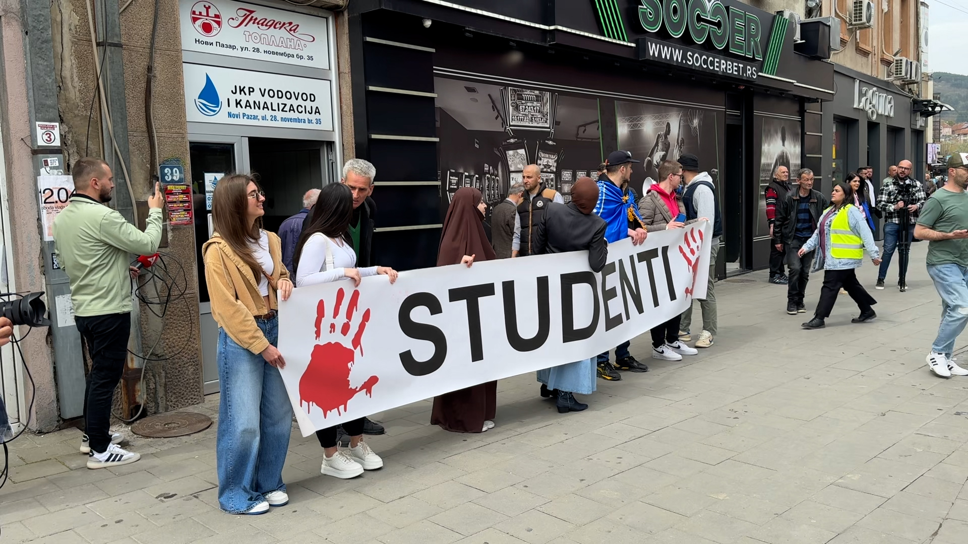 Palo poslednje uporište studenata blokadera: Nakon godinu dana prekinuta blokada Državnog univerziteta u Novom Pazaru, tražili da ne bude revanšizma