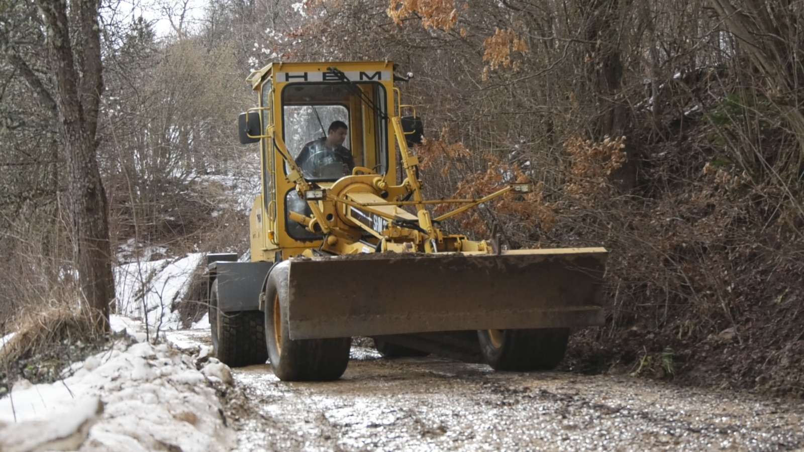Mašine se ne gase, čini se sve da meštanima bude lakše: Ovo su slike sa lica mesta - evo šta je ostalo iza poplava u pribojskim pograničnim selima (FOTO)