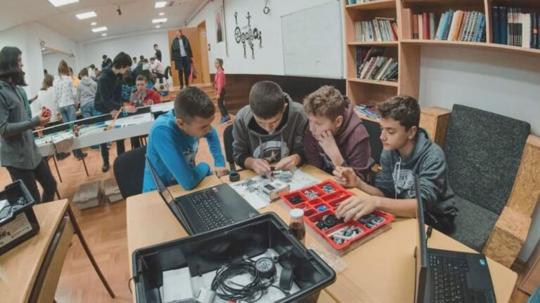 Biće to mesto gde će se mladi sastajati, družiti i razvijati svoje ideje: Priboj dobio vrhunski Omladinski centar (FOTO)