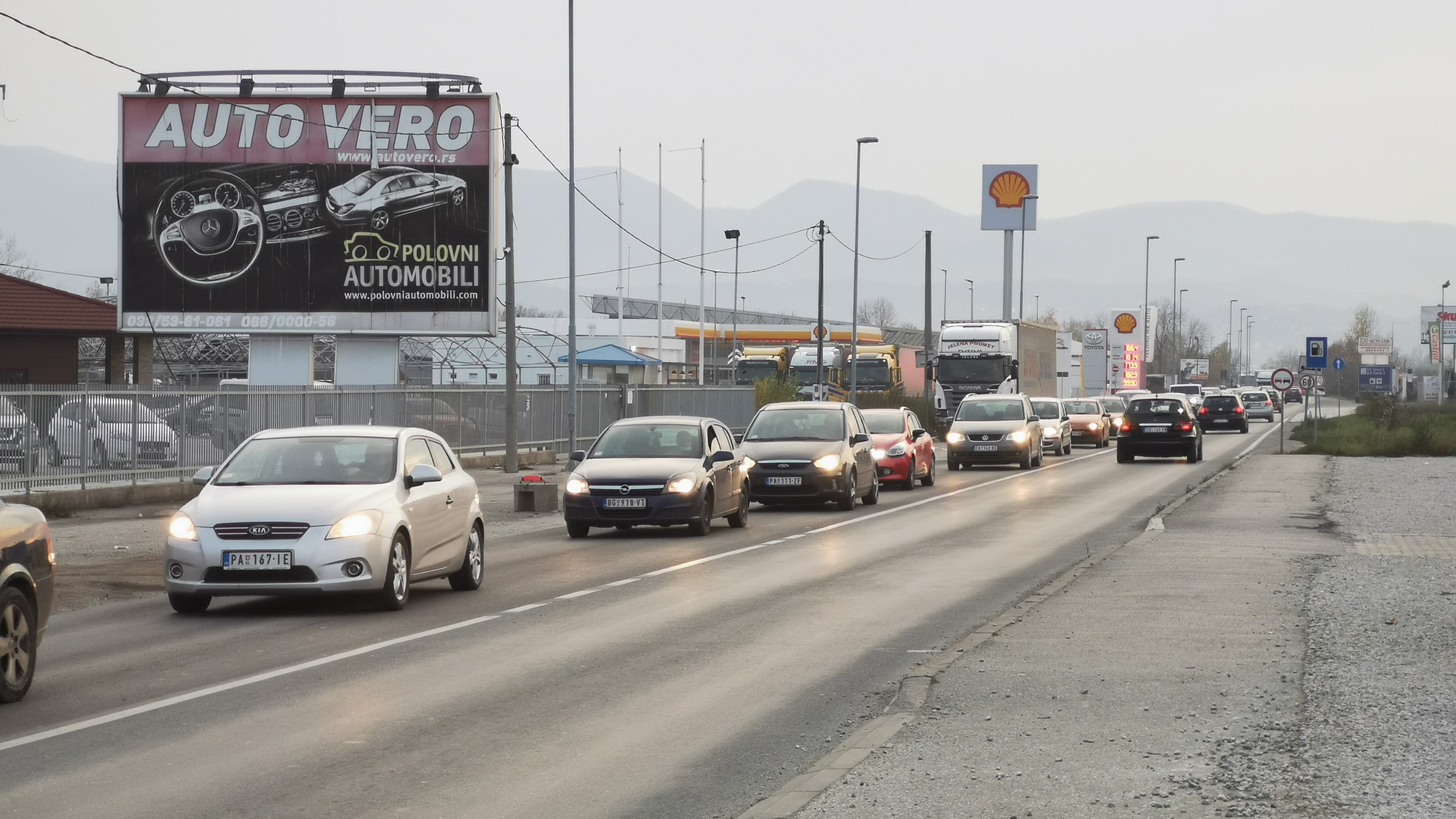 Zadržavanje teretnih vozila 300 minuta na Batrovcima, u toku radovi na više auto puteva u Srbiji