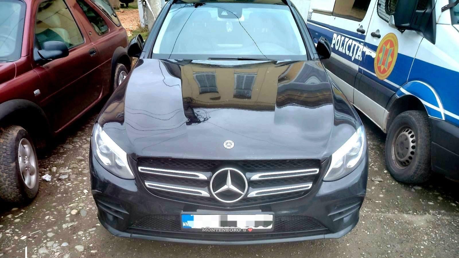 Crnogorci pokušali prelaz preko granice sa Srbijom u skupocenim kradenim kolima: Interpol ih čekao na Dobrakovu (FOTO)