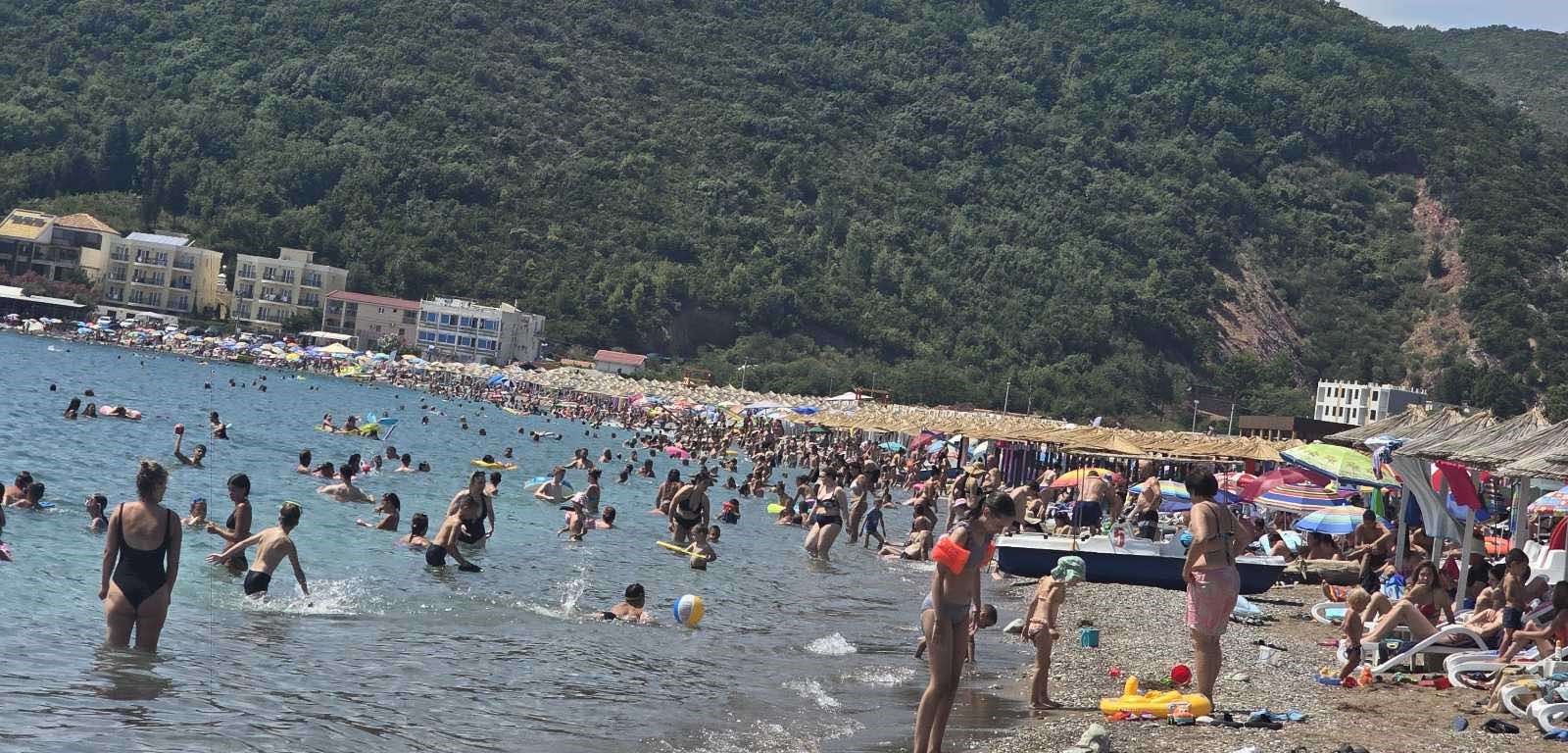 Cena viša za 1.000 dinara, ali to nikome ne smeta: Rekordan broj dece iz Čačka letovaće ove godine u Ucinju, u odmaralište Ovčar ide čak 3.000 mališana 