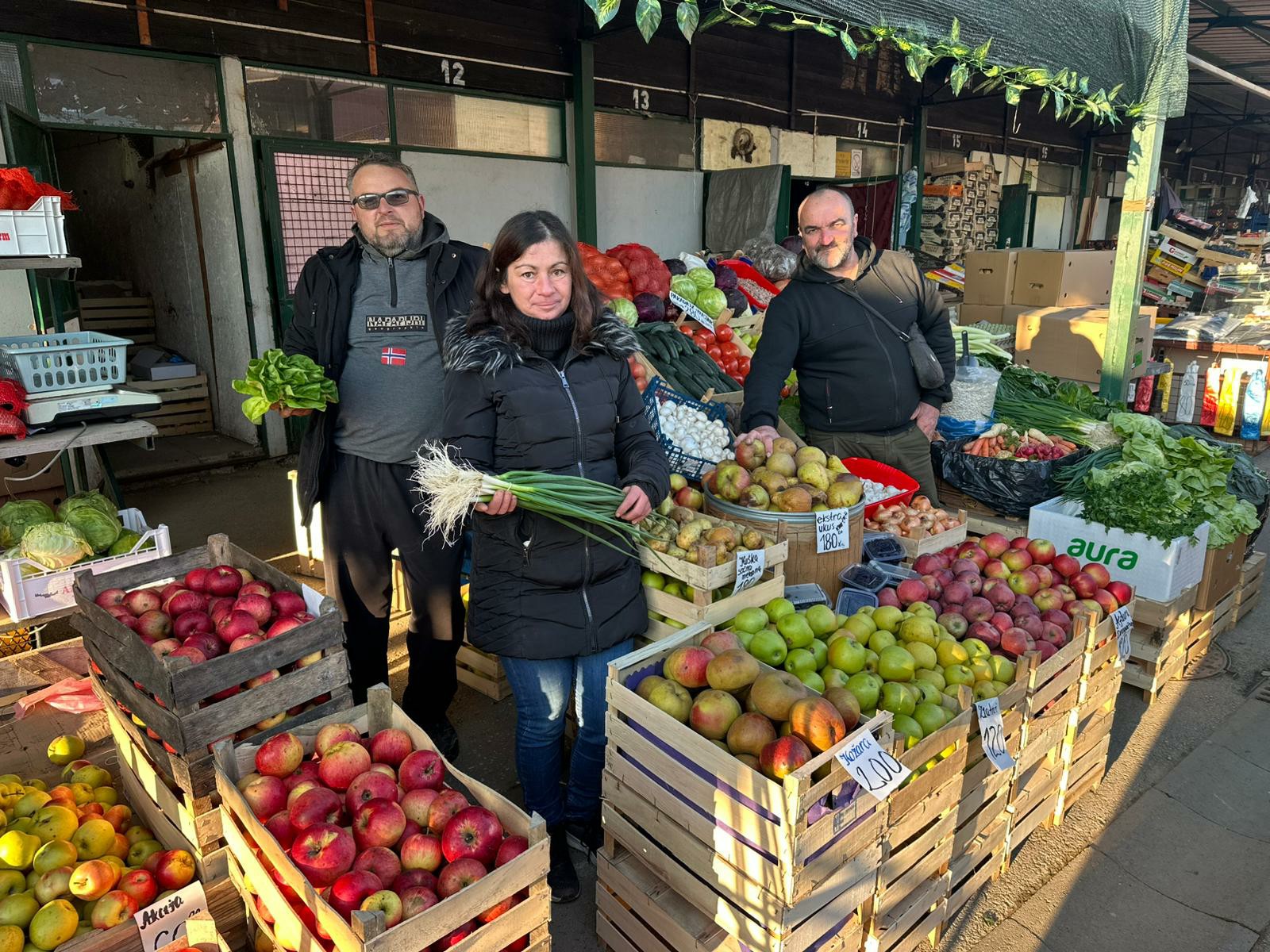 Proleće stiže na pijačne tezge / foto: RINA