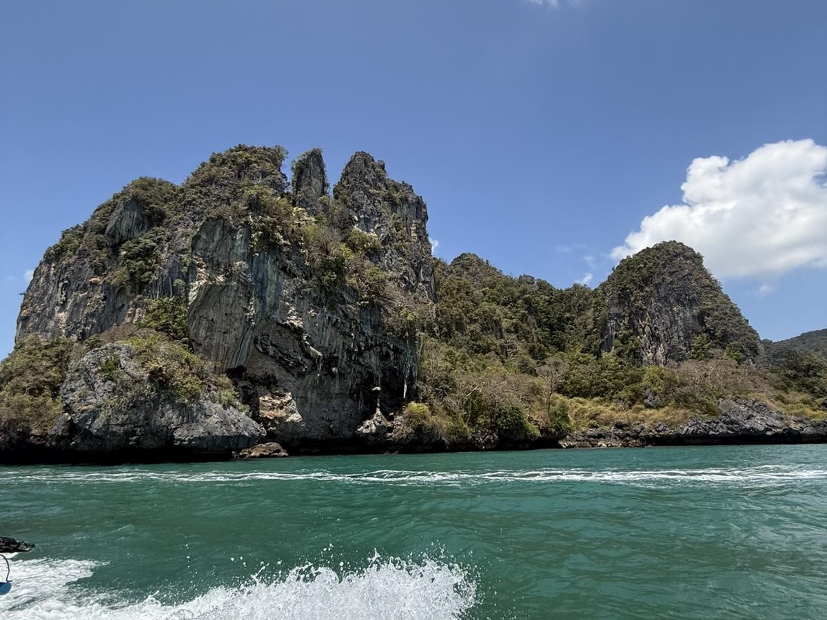Srpski turisti zaglavljeni na Tajlandu zbog rata na Bliskom istoku: Otkazani letovi, karte skočile i do 3.000 evra, čeka se pomoć države (FOTO)