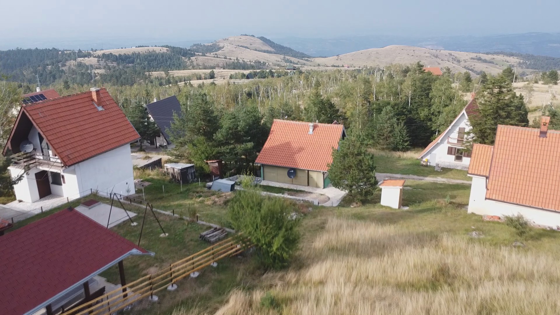 Omiljeno mesto Beograđana, pored Zlatibora: Divčibare sve atraktivnija destinacija za odmor - vceličanstvena priroda i vidikovci (FOTO)