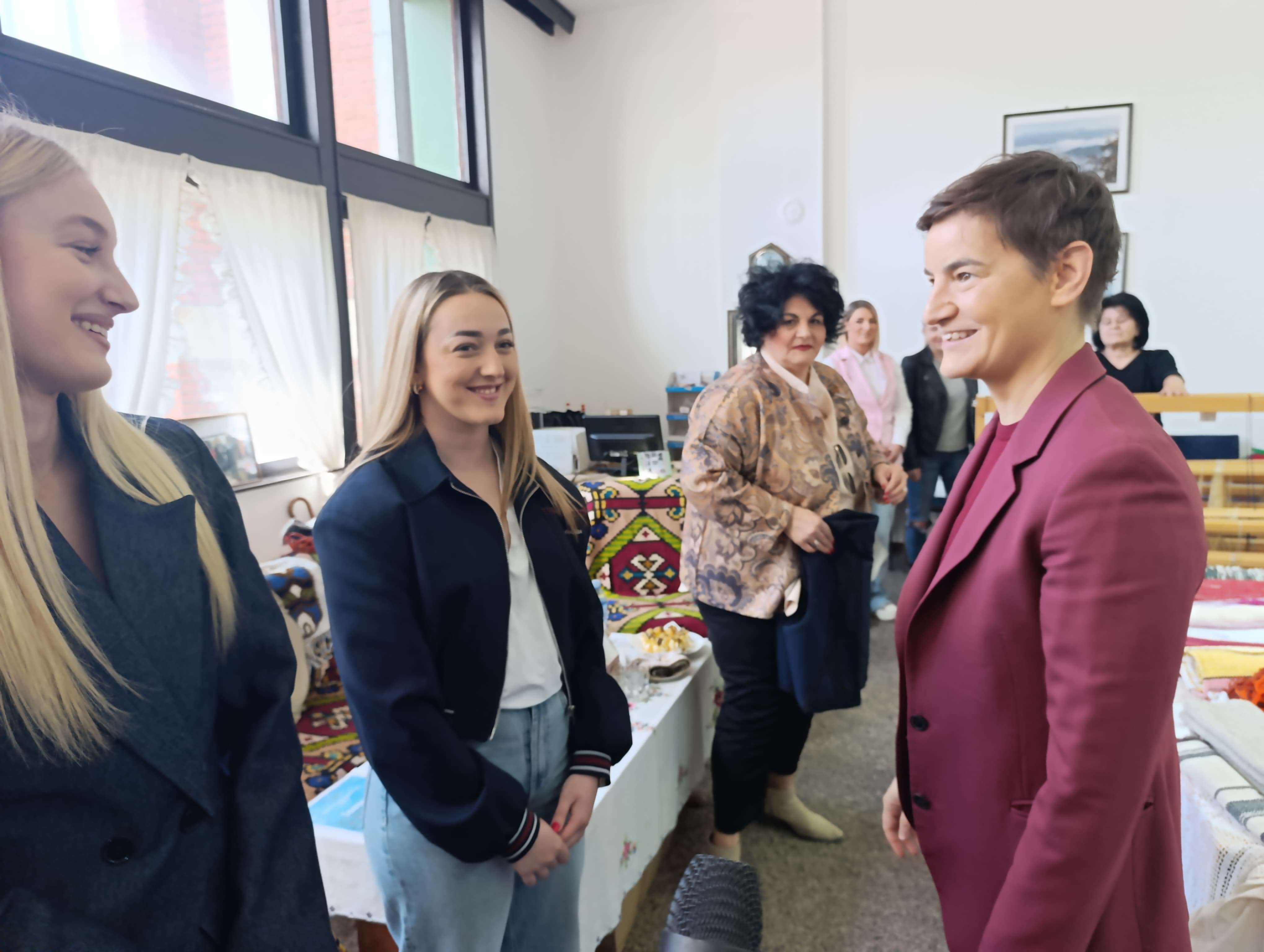 Ana Brnabić u poseti Bajinoj Bašti / foto: RINA
