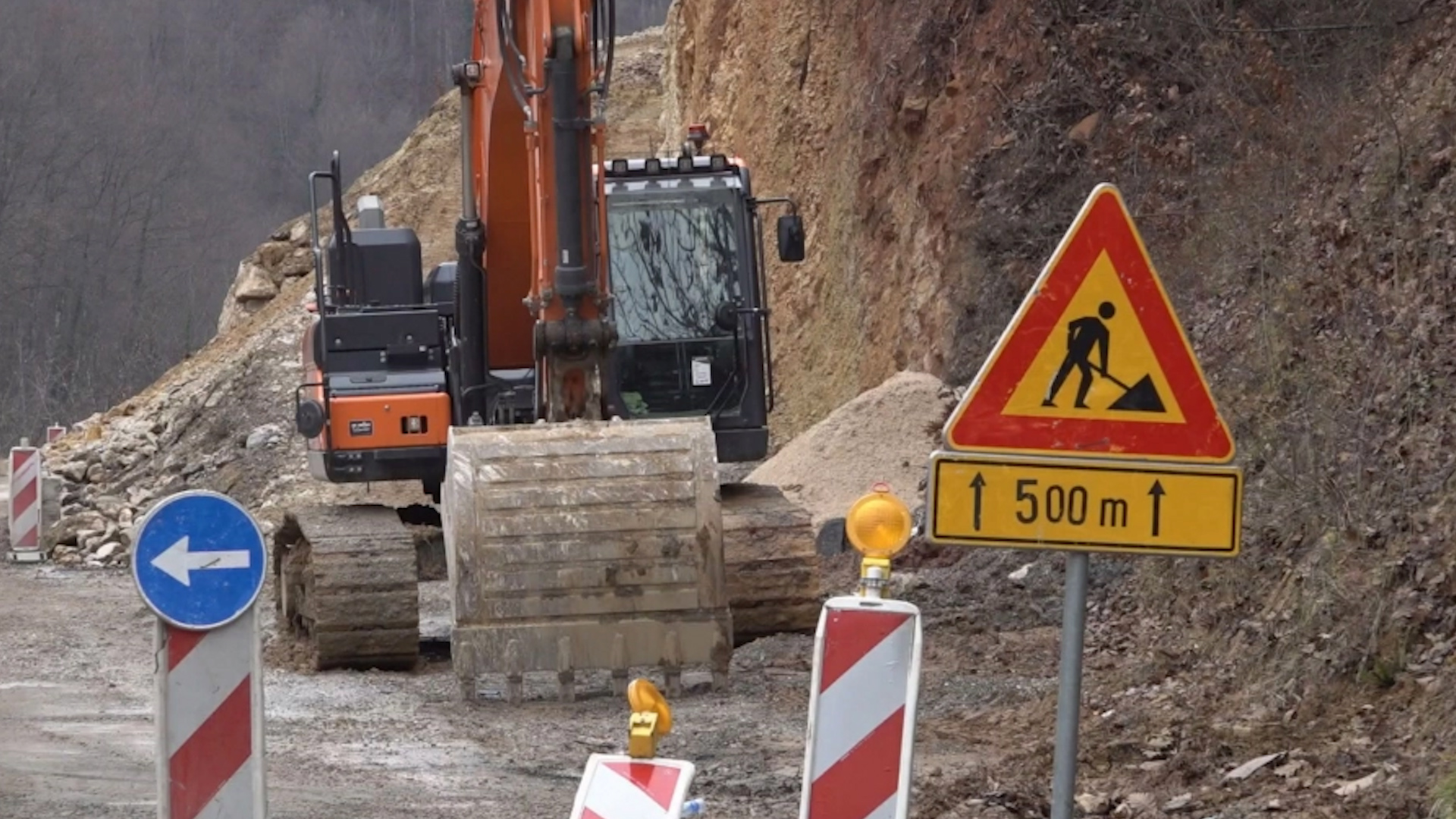 Kamioni čekaju dva sata na izlazu iz Srbije: Najduže zadržavanje na Batrovcima, vozačima savet oprez zbog radova u Arilju