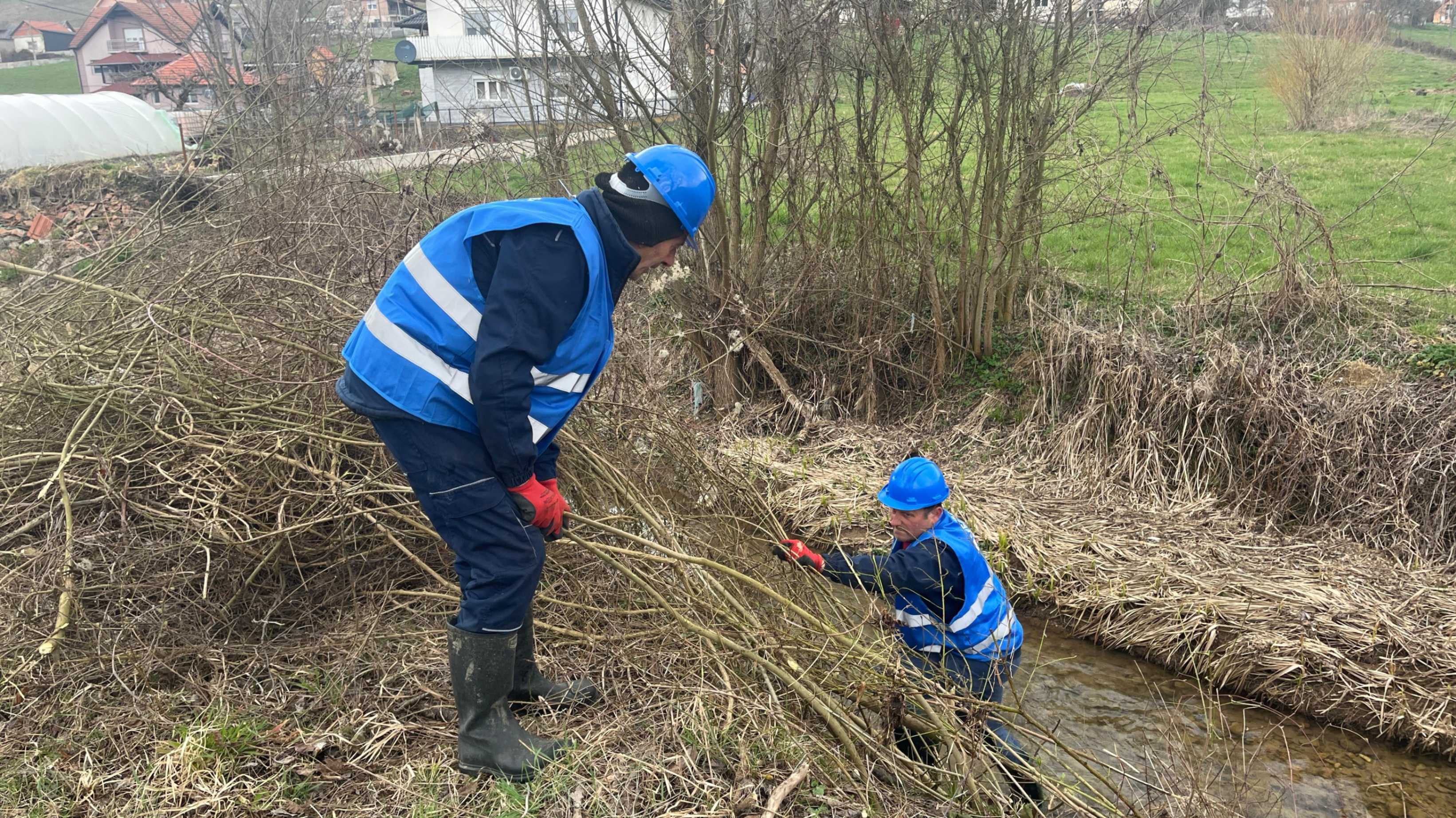 Od nesigurnog do potpuno bezbednog mesta za život: Nakon reke Bjelice u Lučanima u toku i regulacija lokalnih potoka - poplave su prošlost (FOTO)