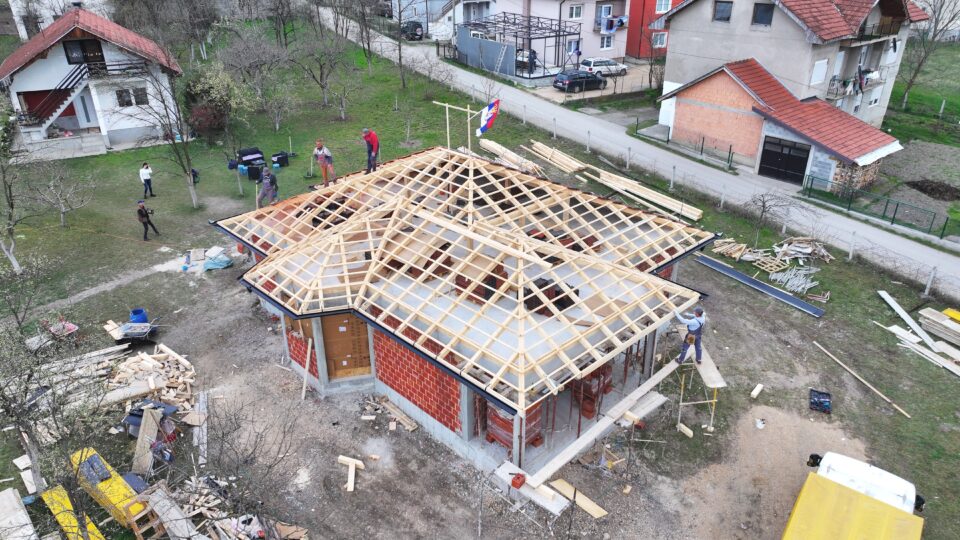 Uz pomoć državnih subvenijca Lazovići grade kuću svojih snova / foto: RINA
