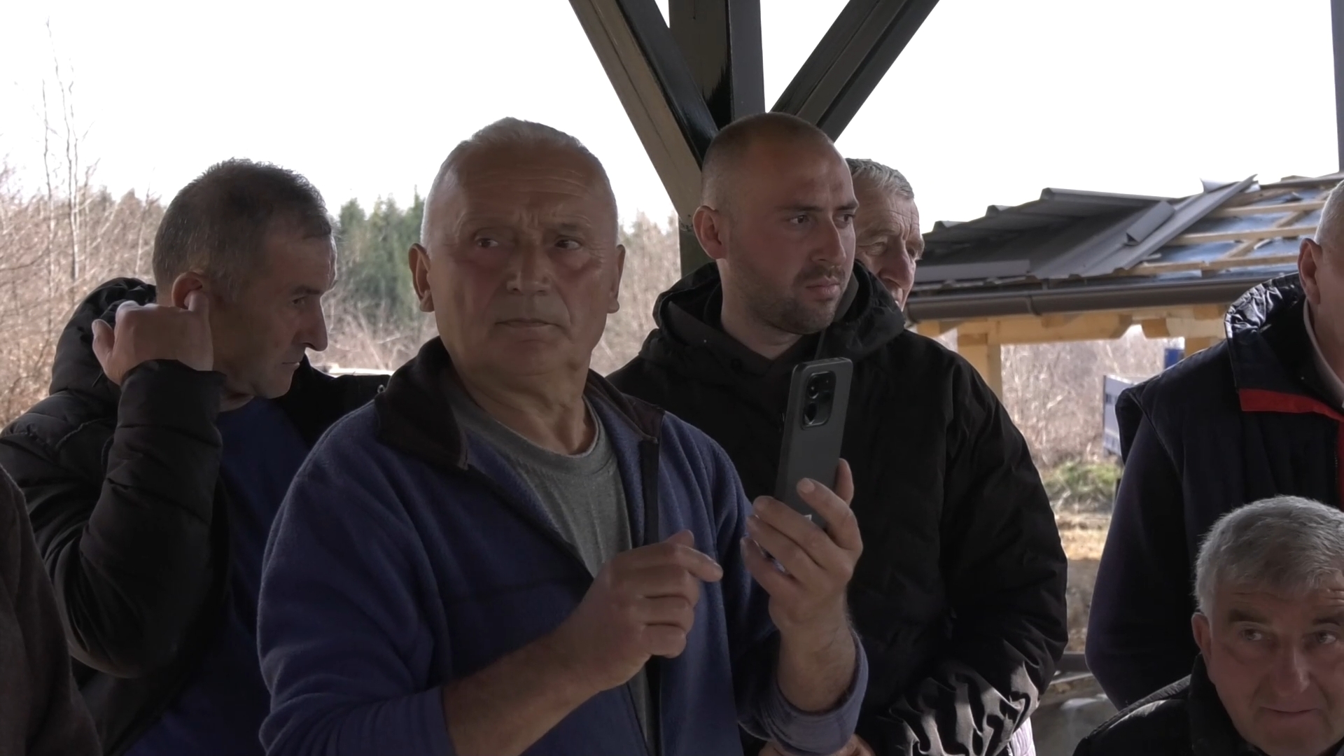 Nisu verovali, a sada izlaze na kapije i zahvaljuju se: Za mesec dana promenila se slika zaseoka Konder kod Bajine Bašte - mašine se ne gase (FOTO)(VIDEO)