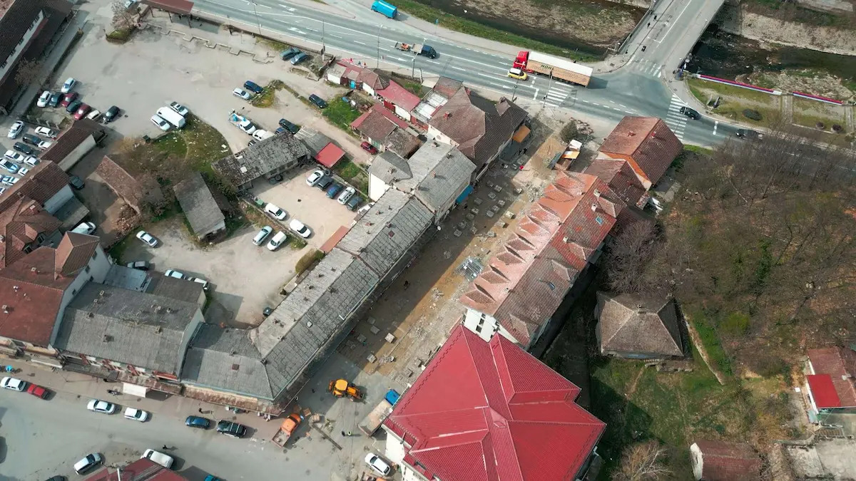 Ovo je jedan od najvažnijih projekata u Ljigu u poslednjih 30 godina: Rekonstrukcija trga privodi se kraju, opština dobija novo srce (FOTO)