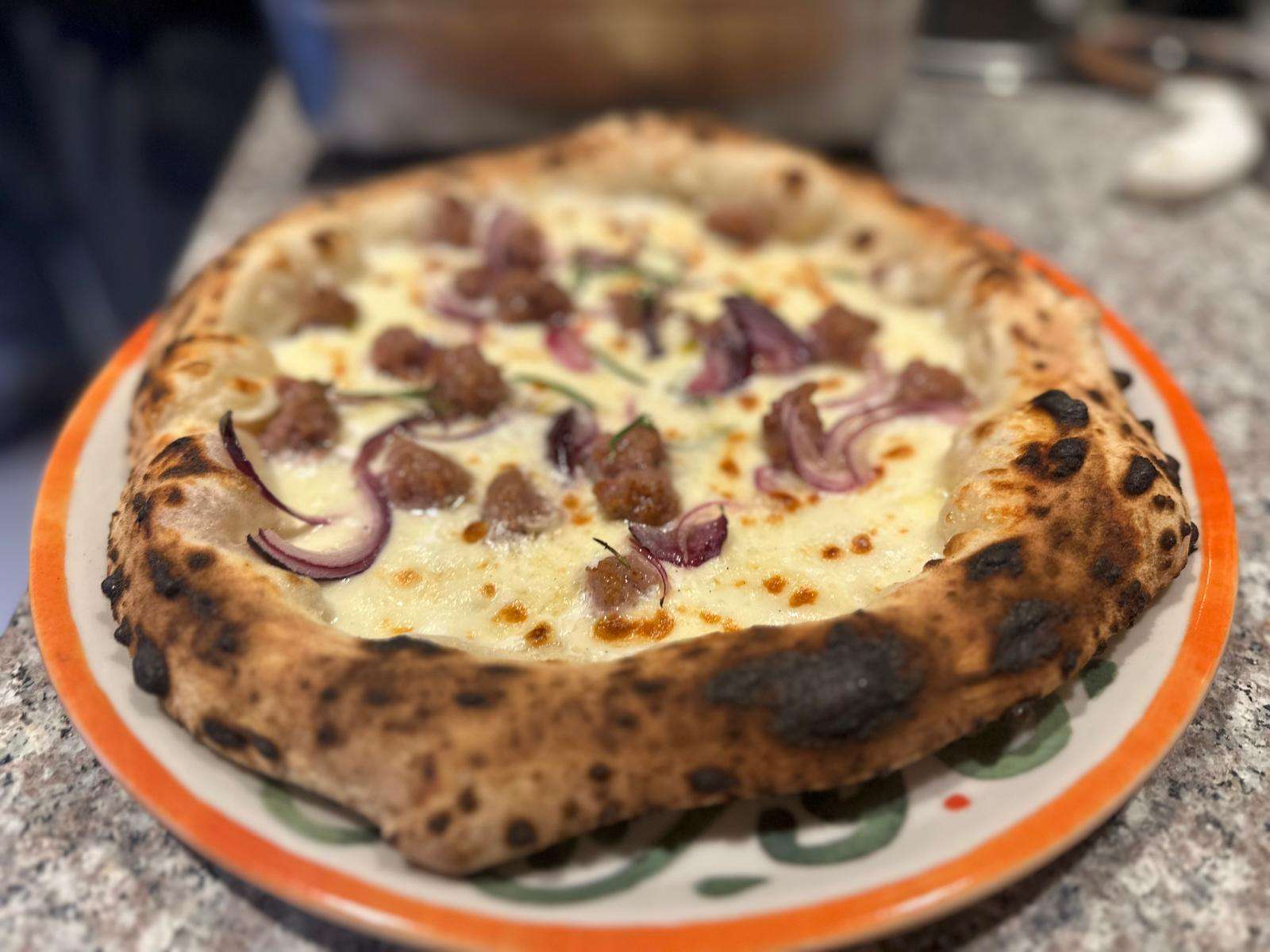 Pečenje odlazi u zaborav, Čačani sada oduševljeni napolitanskom pizzom: Duh Italije stigao u Šumadiju - evo šta kažu iskusni majstori (FOTO)