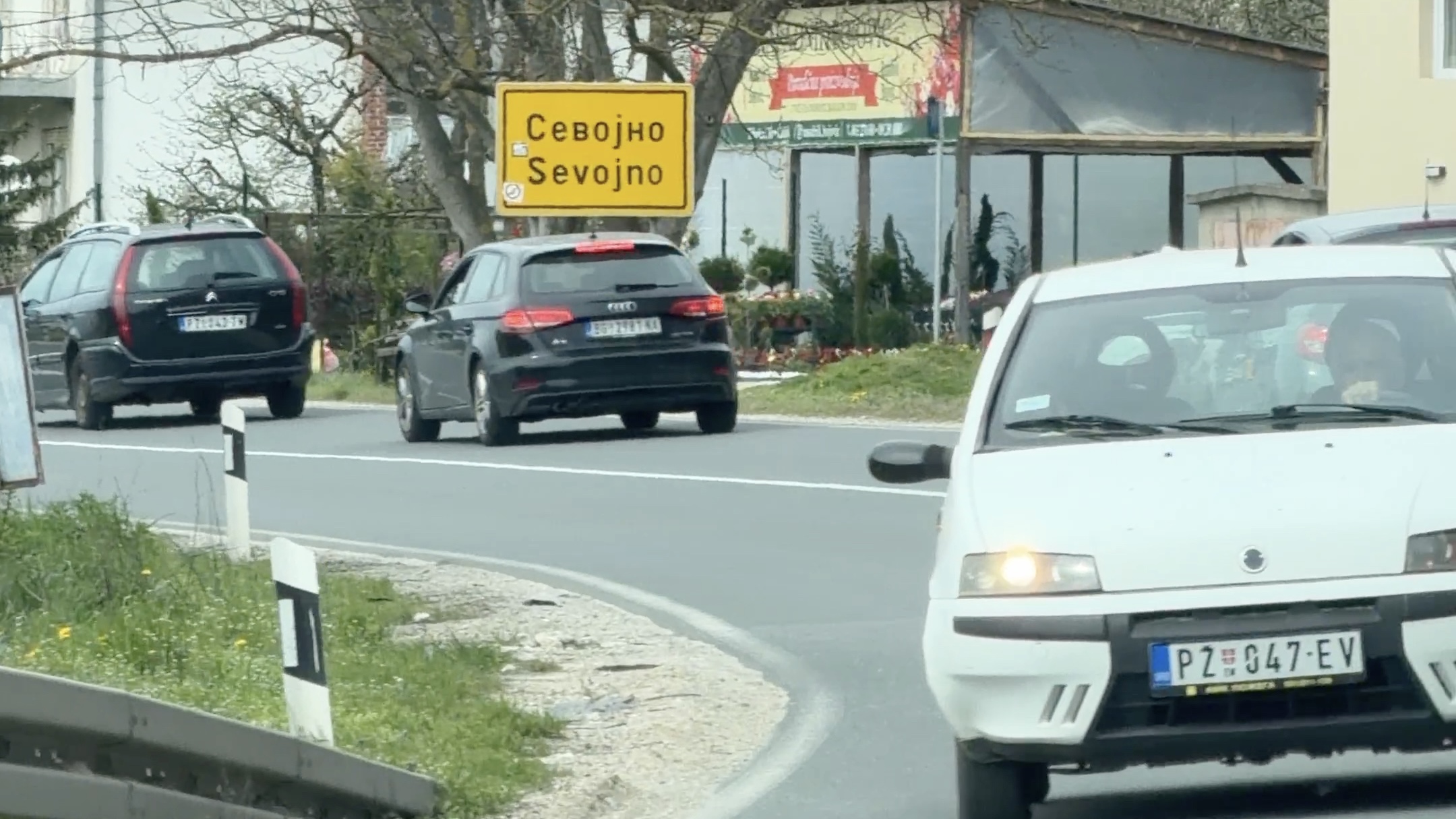 Čekamo pola sata, nismo očekivali ovakav haos: Saobraćajni kolaps u zapadnoj Srbiji, prema Zlatiboru i Tari ide na stotine automobila (FOTO)(VIDEO)