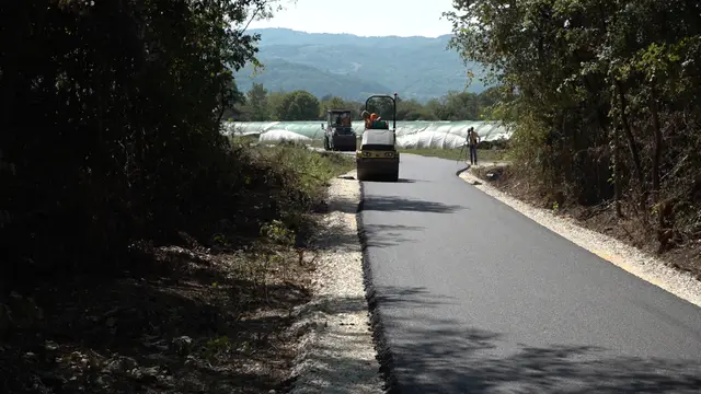 Asfaltirana deonica u Trbušanima u Čačku / foto: Jovan Nikolić, RINA