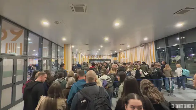 Srbi zarobljeni satima na aerodromu/ Foto: RINA