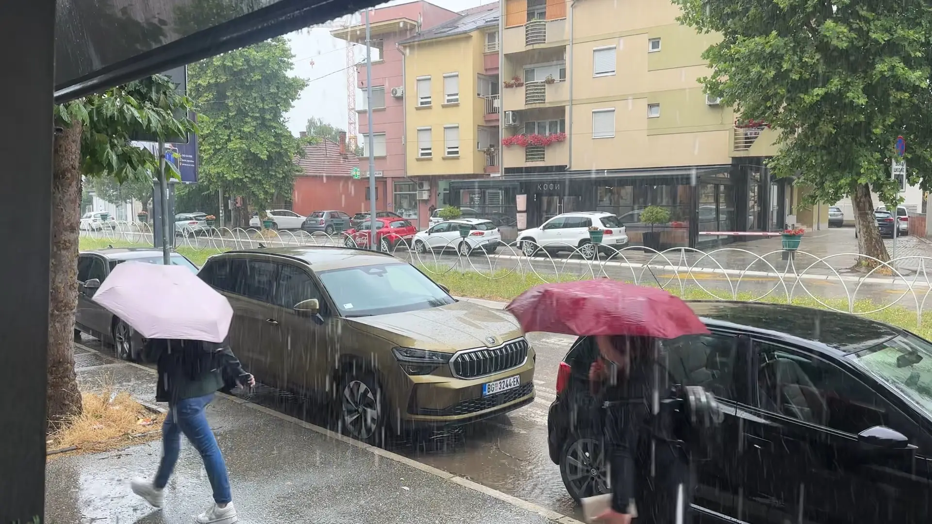 Nevreme nakon vrelog tropskog talasa: Jaka kiša sručila se na Čačak i Gornji Milanovac (FOTO)(VIDEO)