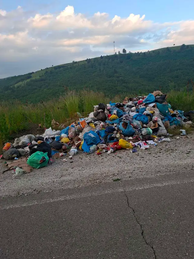 Divlje deponije niču na svakom ćošku / foto: RINA