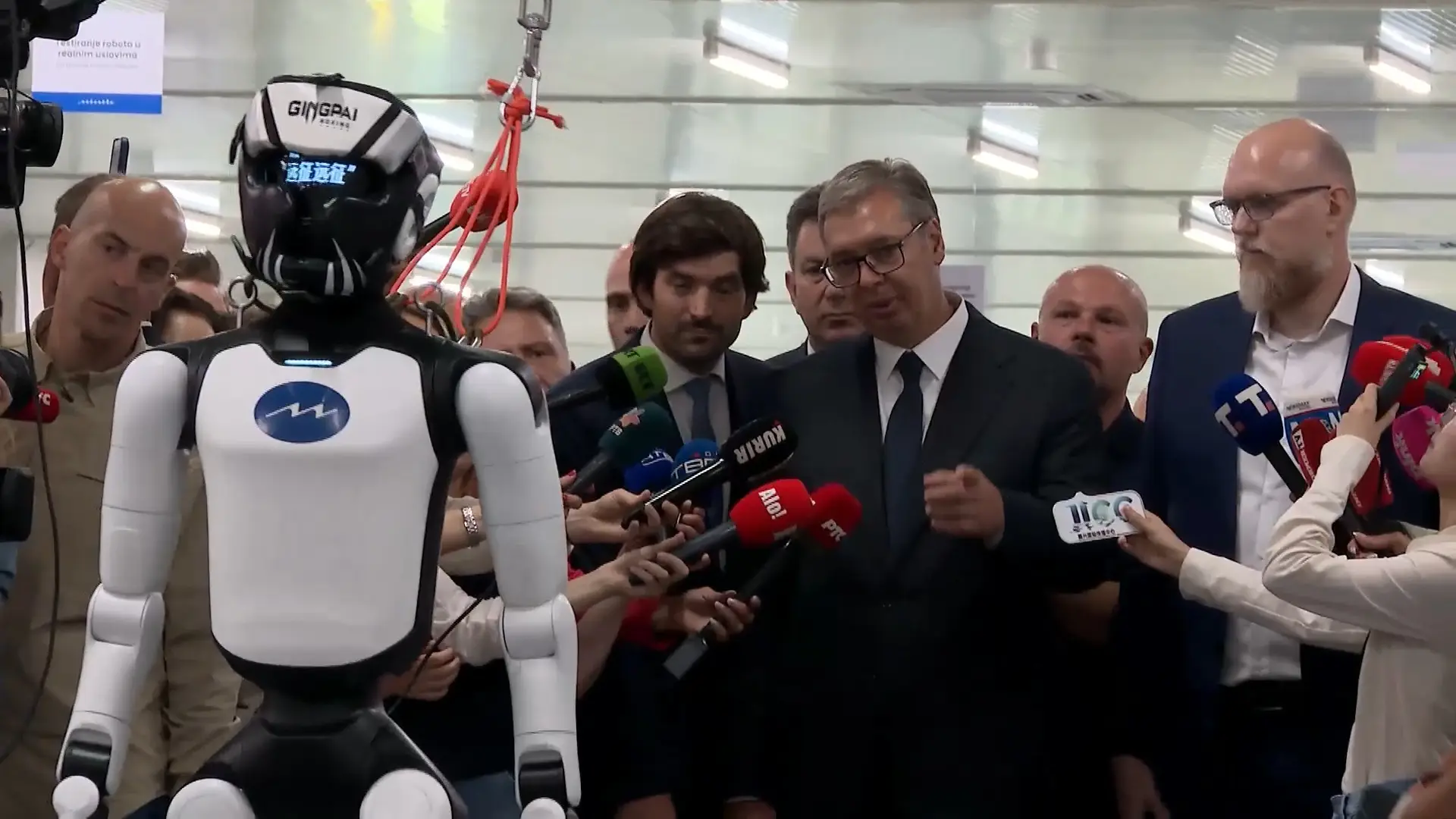 Vučić otvorio prvu fabriku humanoidnih robota u Evropi: "Srbija je danas iskoračila u budućnost" (FOTO)(VIDEO)