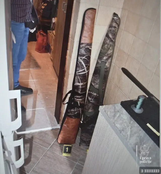 U pretresima pronađeni pištolji, puške i municija: Jedna osoba uhapšena u Bijelom Polju/ Foto: Uprava policije