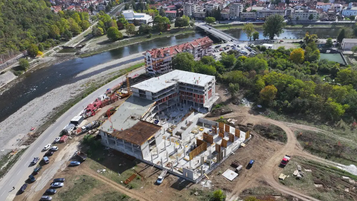 Planuli stanovi u "Prijepolju na vodi", od 177 već  prodato 125: Ovako izgleda gradilište elitnog naselja na obali Lima, investicija vredna 20 miliona eura (FOTO)