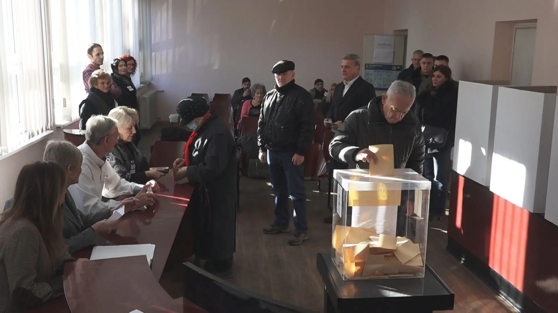 Večeras počinje izborna tišina pred vanredne parlamentarne izbore u nedelju