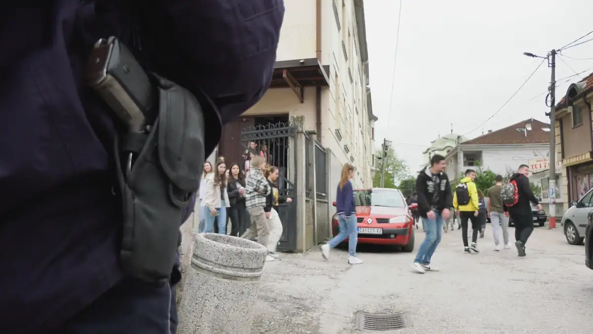 Tuča u Tehničkoj školi u Ivanjici: Grupa tinejdžera napala verbalno i fizički svog vršnjaka - ovo su detalji